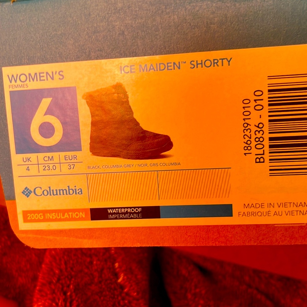 Columbia iced maiden snow boots black